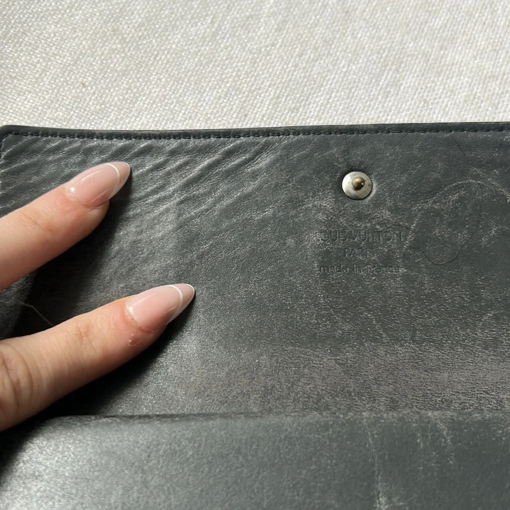 Louis Vuitton Gris Art Deco Monogram Vernis Sarah Wallet
